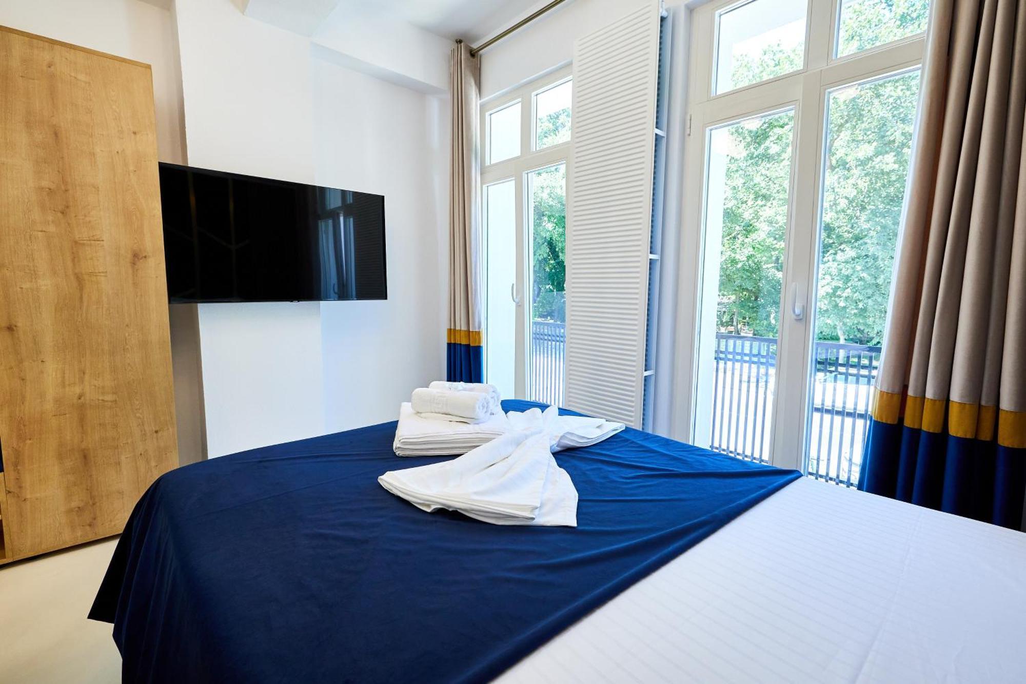 Carol Park View Hotel Bucharest Luaran gambar
